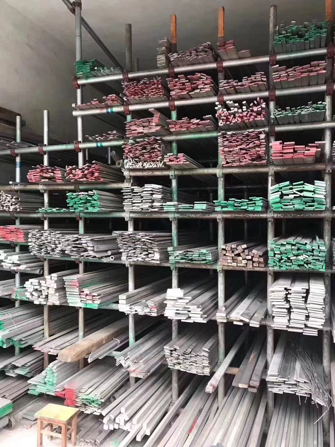 武漢不銹鋼扁鋼倉儲(chǔ)